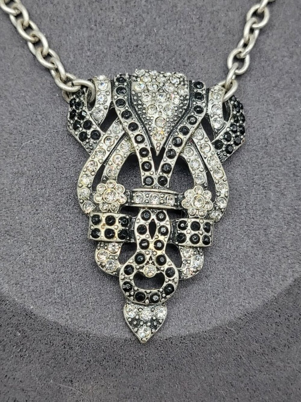 Mark. By Avon Black White Rhinestone Pendant Necklace Vintage 18" Silver Tone - Picture 6 of 11
